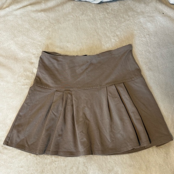 brown tennis skirt (no lining) - Picture 2 of 2